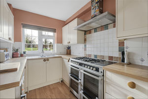 Kitchen- click for photo gallery